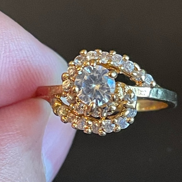 18k gold plated Austrian crystal ring - Picture 5 of 9